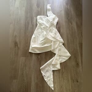 elliatt converfence white one shoulder side draped mini dress size small NEW